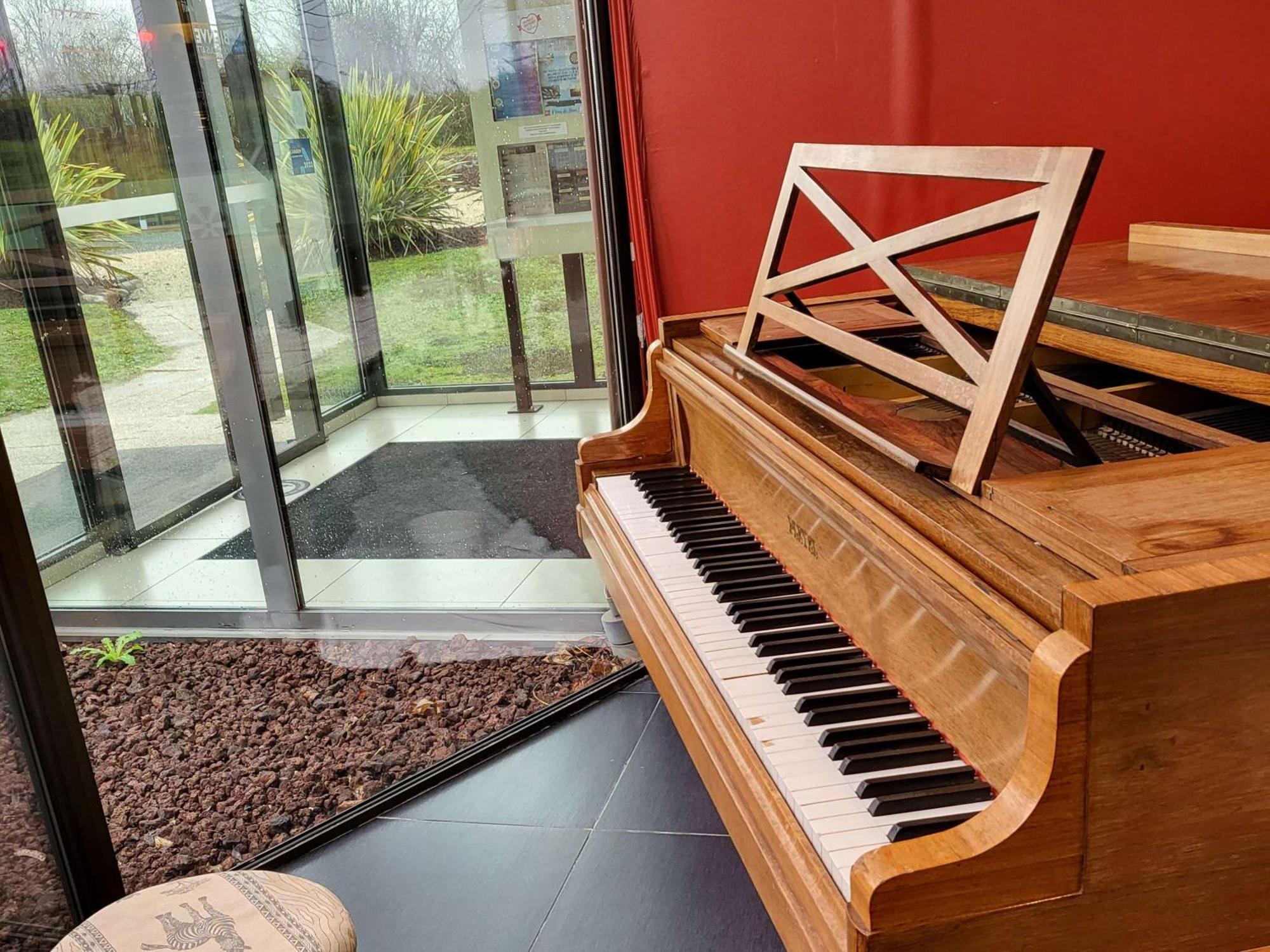 Ibis Saintes Otel Dış mekan fotoğraf